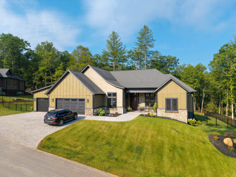 New House in Horse Shoe, NC. Lot #19, 2833 Brannon Rd 28742. Big Hills at Horse Shoe New Houses in Asheville, North Carolina