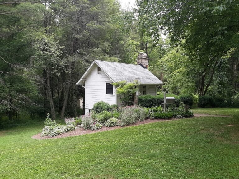 Life on a Century-Old Farm: Living Near Historic Johnson Farm in North Carolina. Big Hills at Horse Shoe New Houses in Asheville, North Carolina