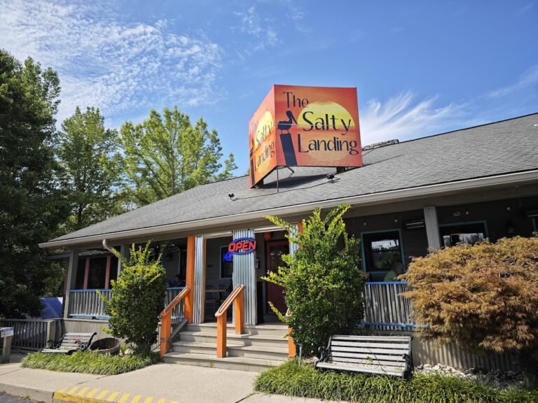 The Taste of Freshness: Living Near The Salty Landing in North Carolina. Big Hills at Horse Shoe New Houses in Asheville, North Carolina