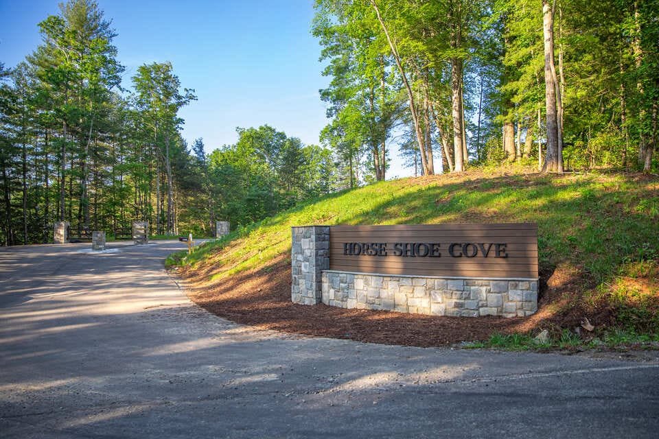 New House in Horse Shoe, NC. Lot #28, 2833 Brannon Rd 28742. Big Hills at Horse Shoe New Houses in Asheville, North Carolina